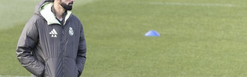 不怕窥探，世体：阿韦洛亚恢复球队前往欧冠对手主场进行训练